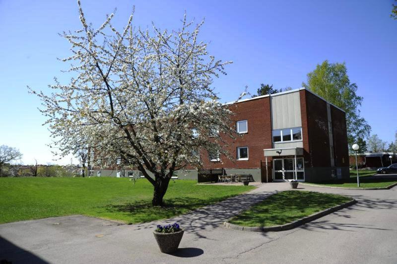 Logi Tuppen, Vandrarhem - Oskarshamns Folkhoegskola Bagian luar foto